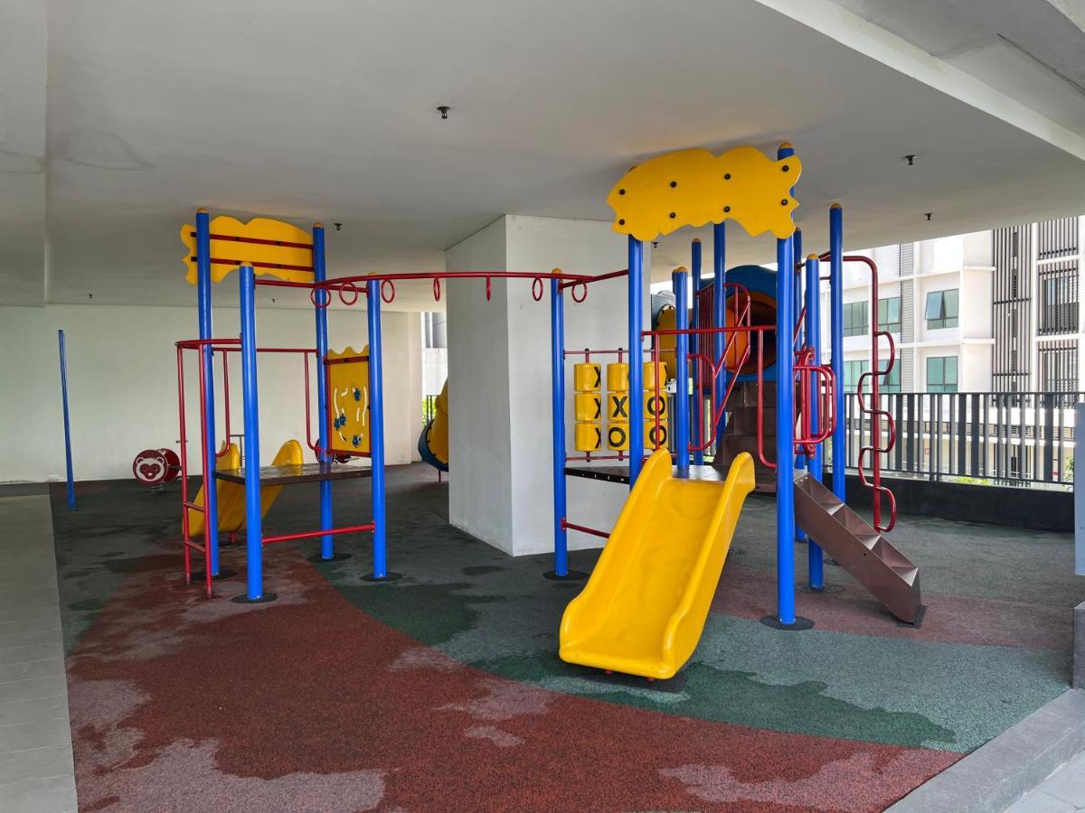 D'Gunduls Homestay Family Suite 2R 2B By Dgh I-City Шах-Алам Экстерьер фото